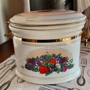 Knott’s Berry Farm Ceramic Canister